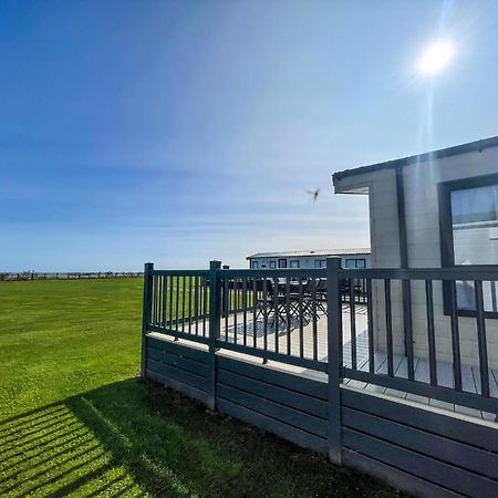 Stunning Lodge Full Sea Views At Broadland Sands In Suffolk Ref 20089Bs Hopton on Sea المظهر الخارجي الصورة