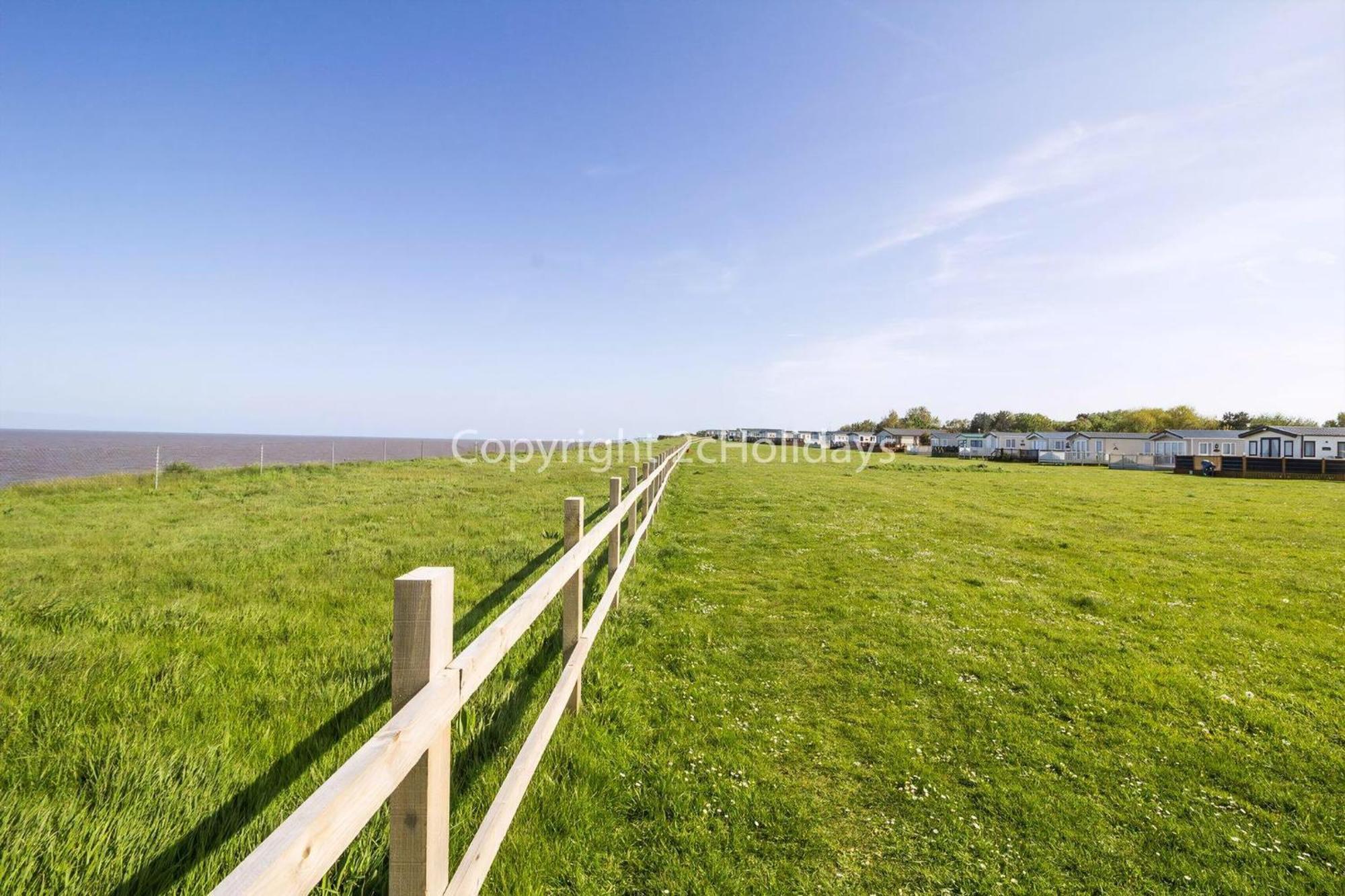 Stunning Lodge Full Sea Views At Broadland Sands In Suffolk Ref 20089Bs Hopton on Sea المظهر الخارجي الصورة