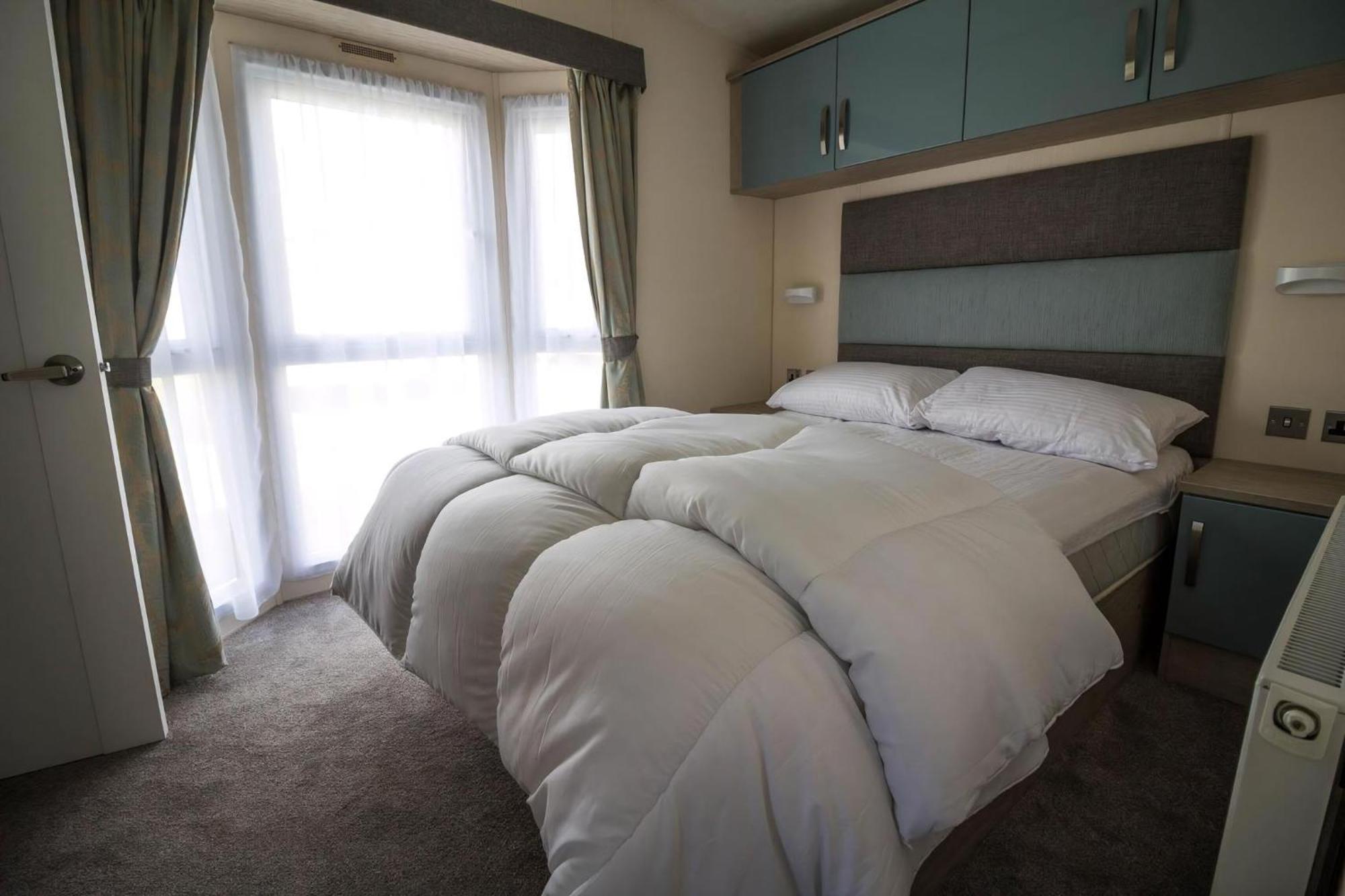 Stunning Lodge Full Sea Views At Broadland Sands In Suffolk Ref 20089Bs Hopton on Sea المظهر الخارجي الصورة